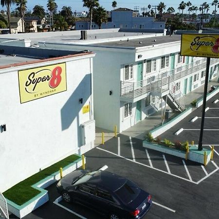 Hotel Super 8 By Wyndham Oceanside Downtown Extérieur photo