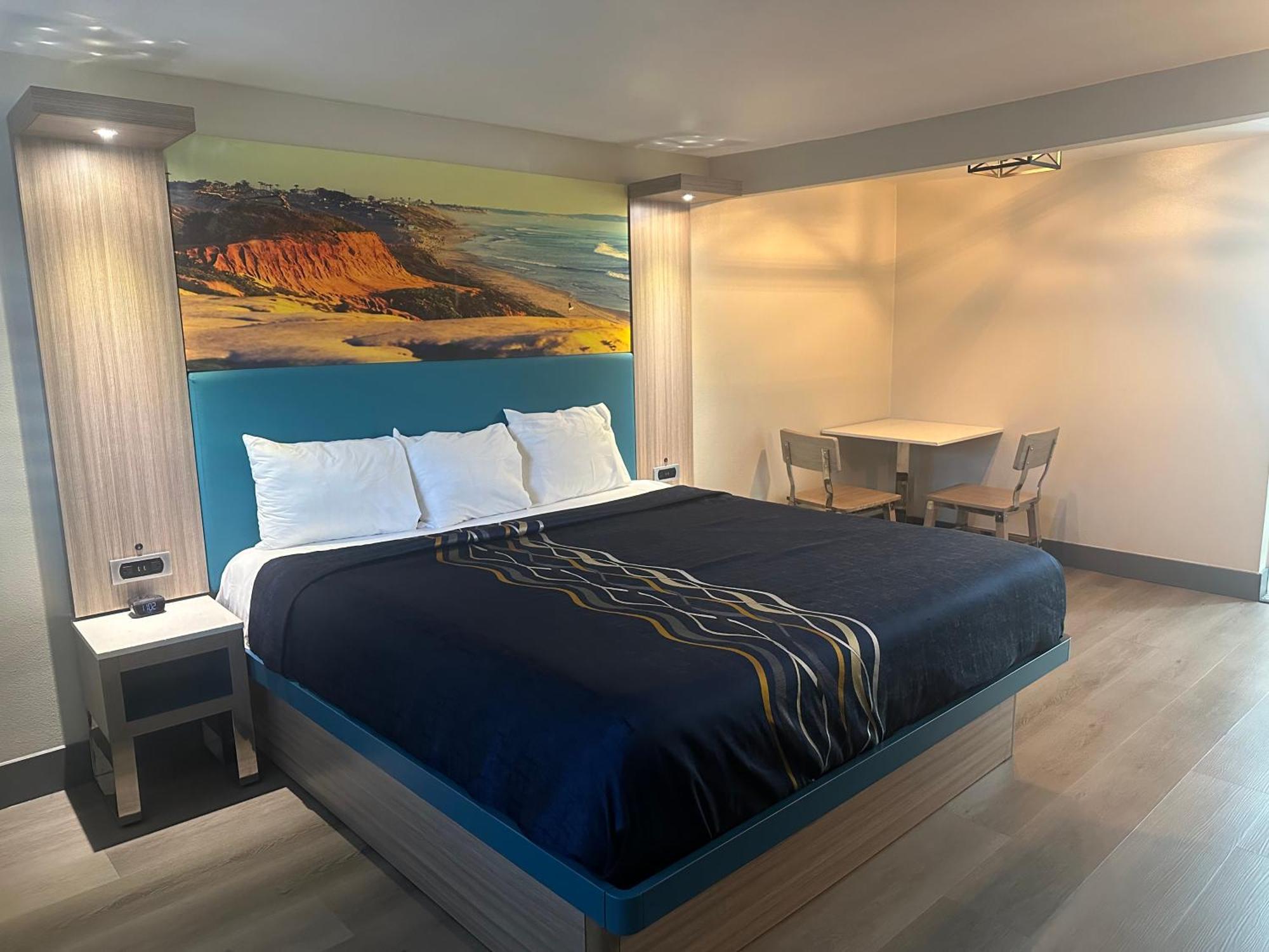 Hotel Super 8 By Wyndham Oceanside Downtown Extérieur photo
