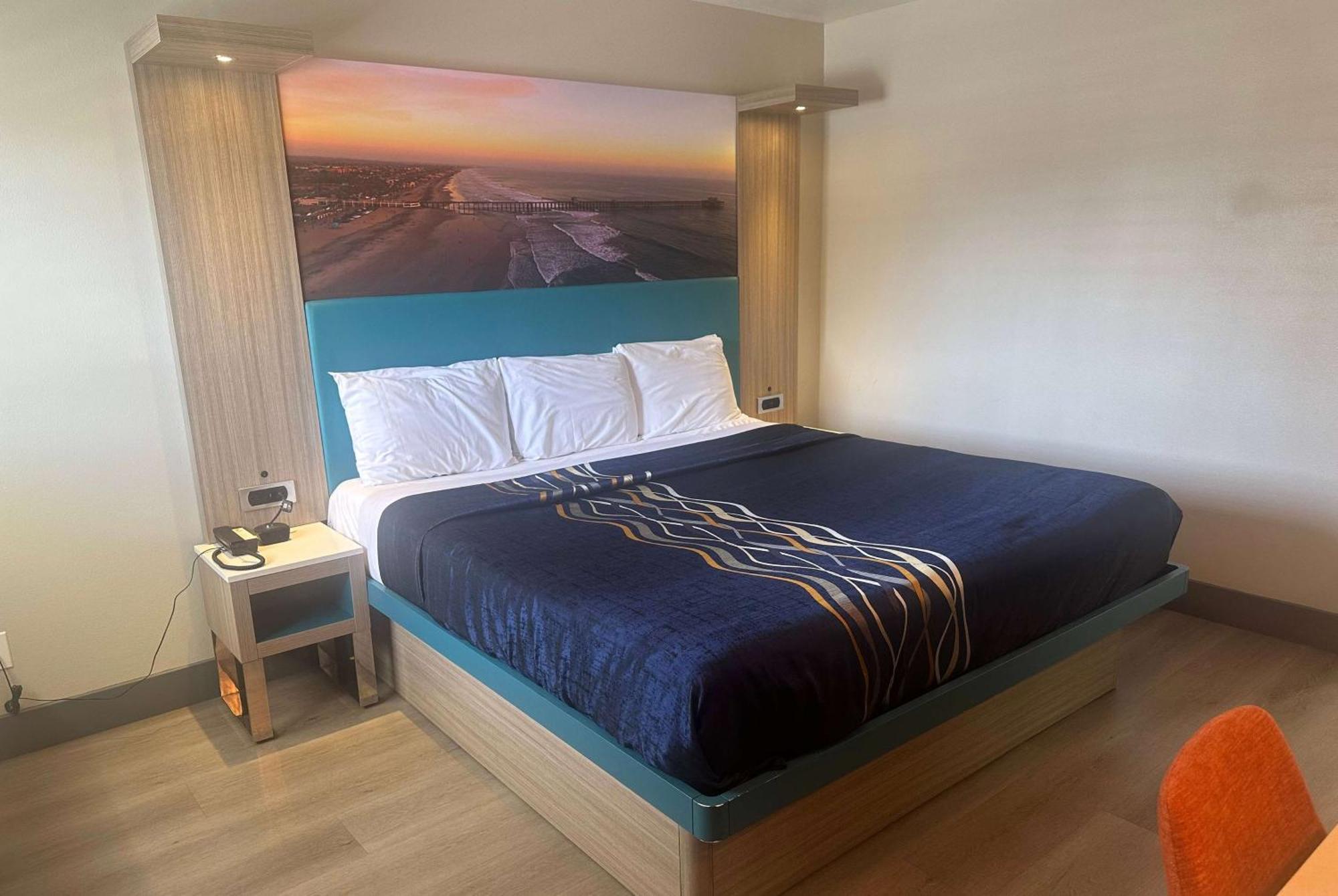 Hotel Super 8 By Wyndham Oceanside Downtown Extérieur photo