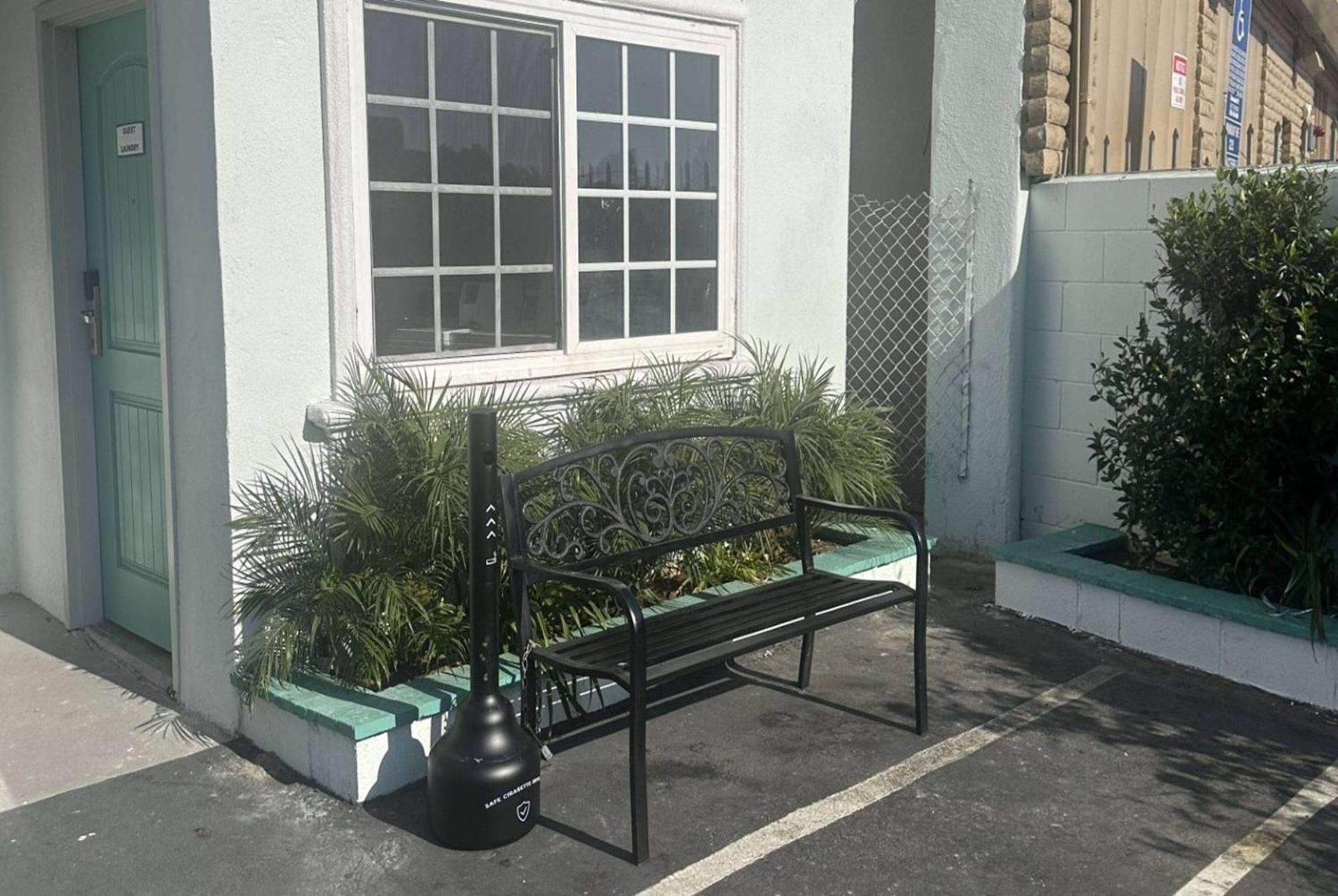 Hotel Super 8 By Wyndham Oceanside Downtown Extérieur photo