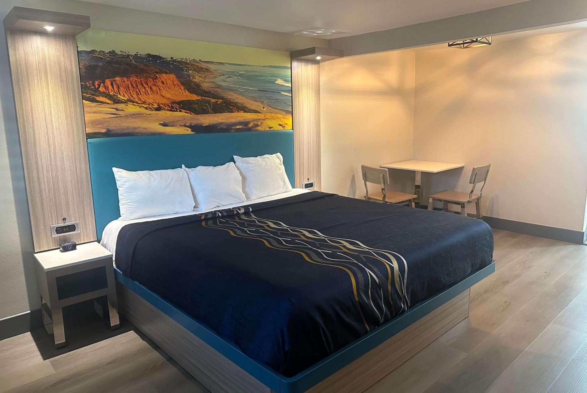 Hotel Super 8 By Wyndham Oceanside Downtown Extérieur photo